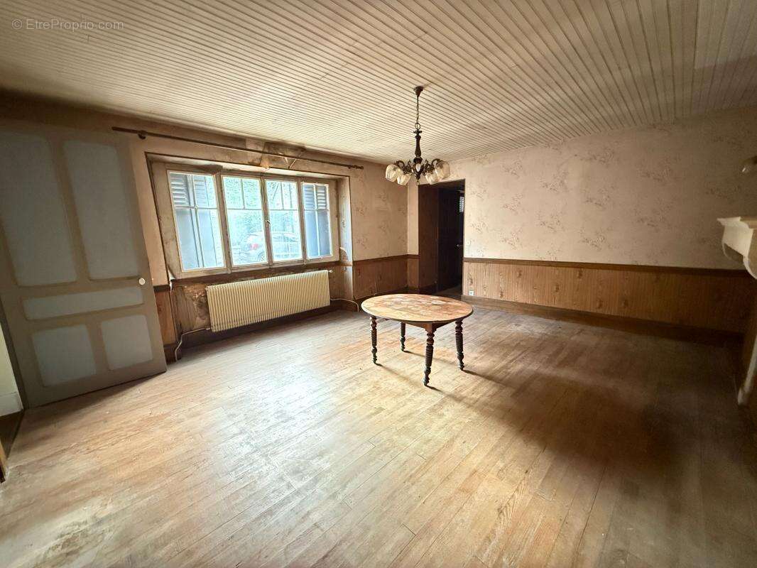 Maison à BEZE