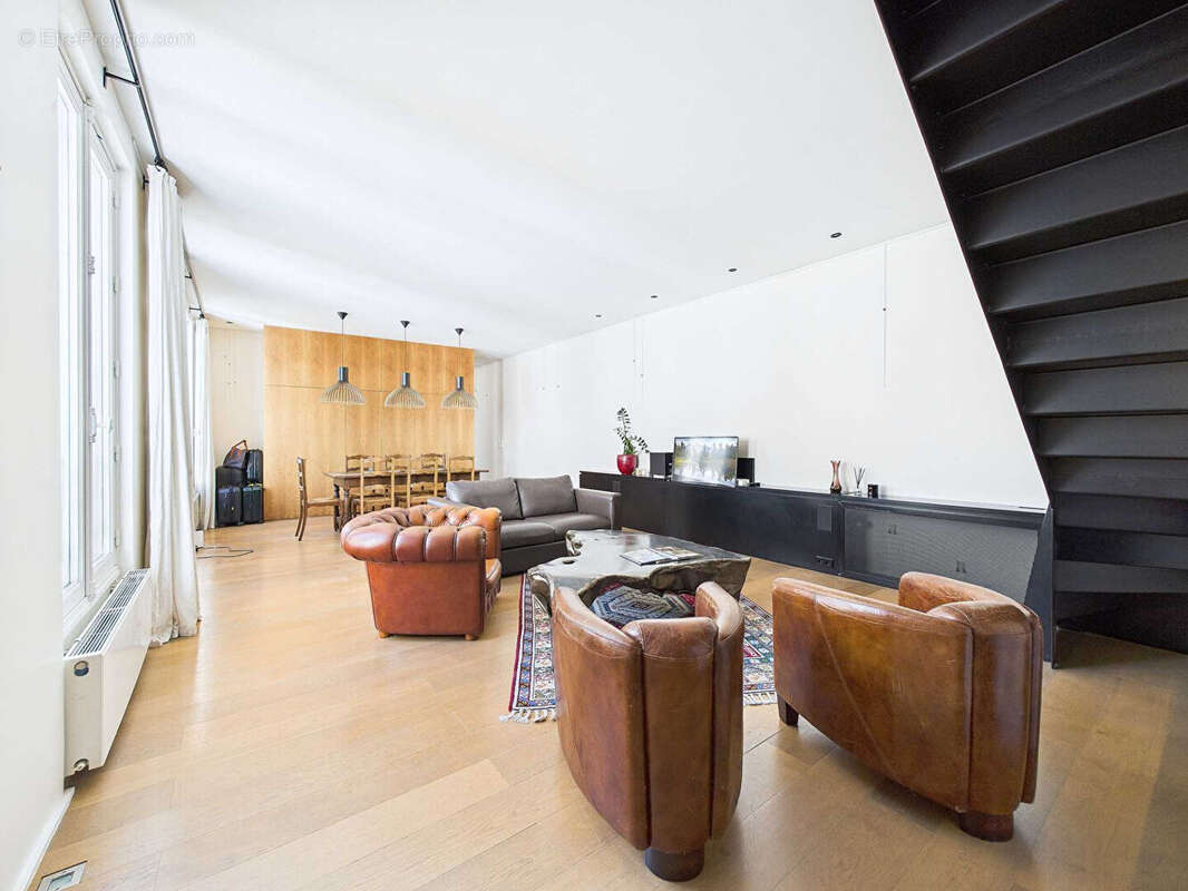 Appartement à PARIS-17E