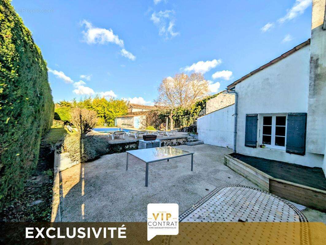 Maison à SAINT-SEVER-DE-SAINTONGE