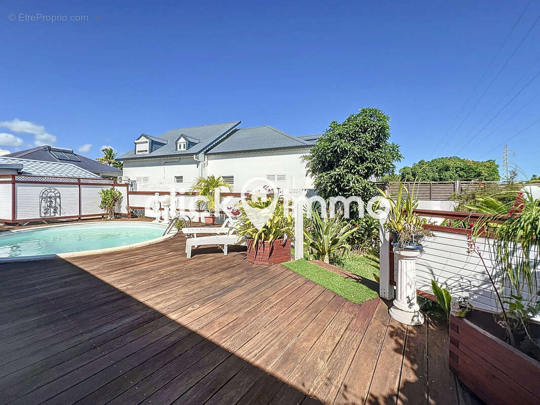 Maison à BAIE-MAHAULT