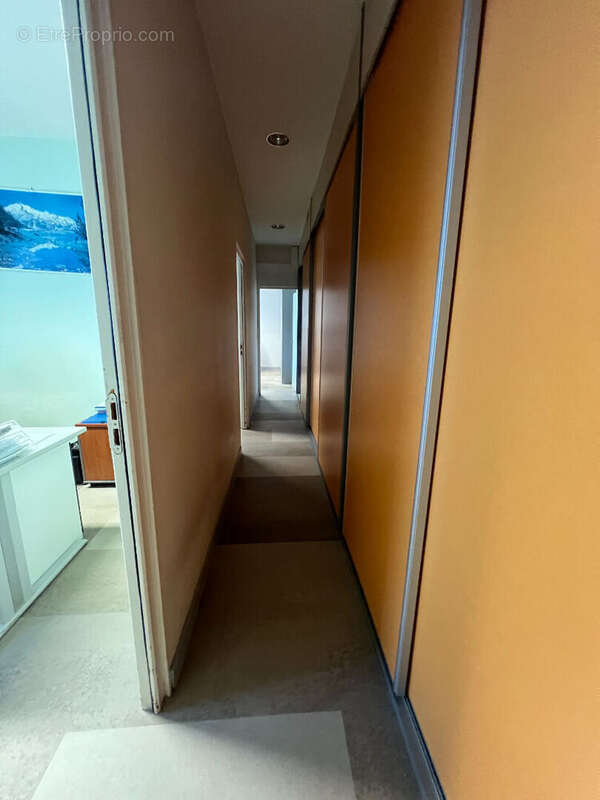 Commerce à SARLAT-LA-CANEDA