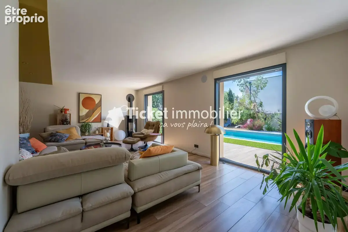 Villa 7 pièces de 304,16m2 avec piscine, carport hors couloir aérien - photo 13