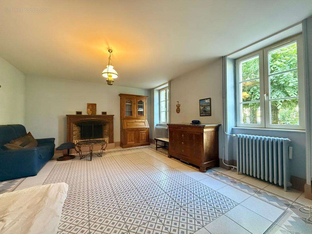 Maison à PONTAILLER-SUR-SAONE