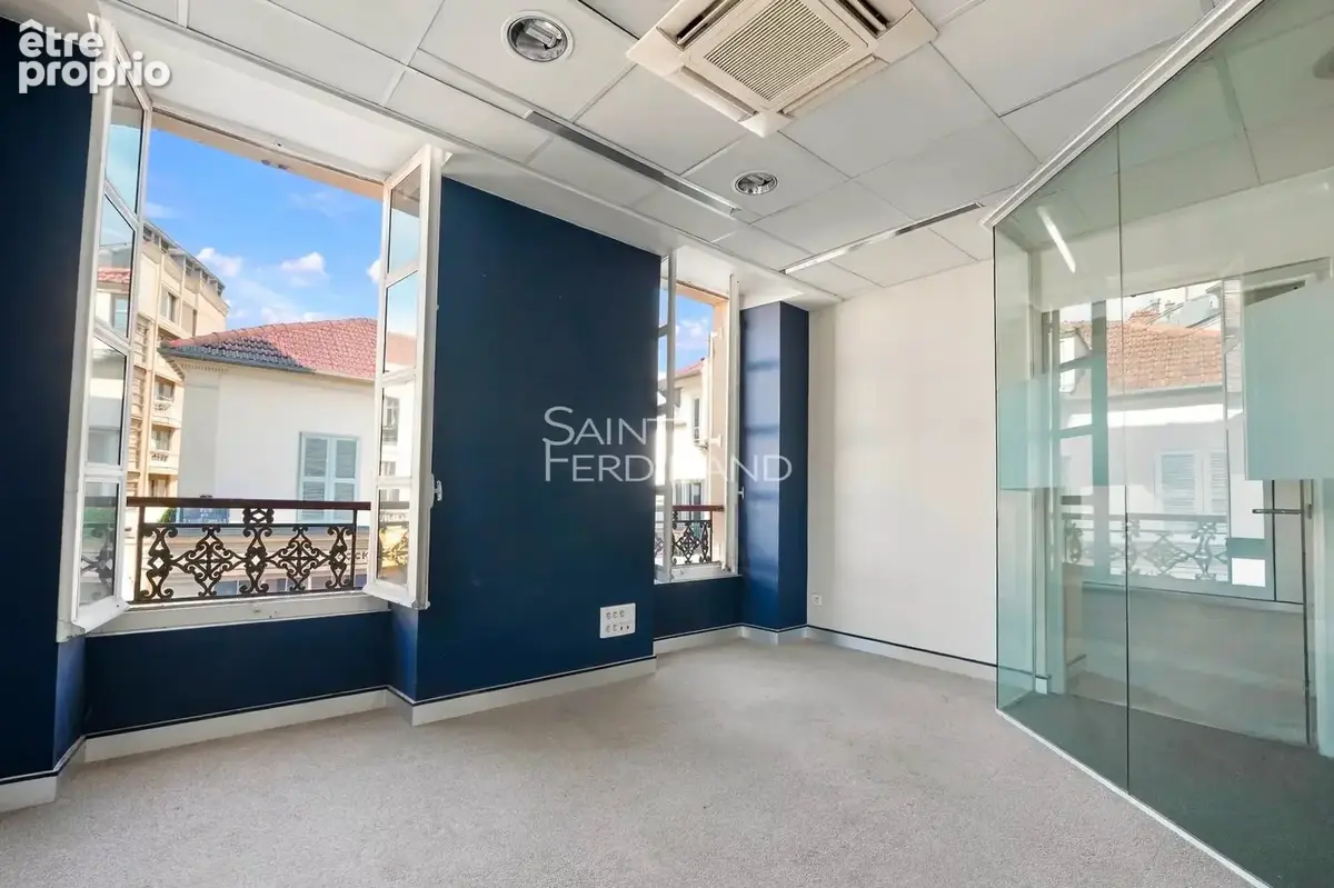 PARIS 15. COMMERCE - Local commercial/habitation/prof.libérales  67,70 m² - photo 3