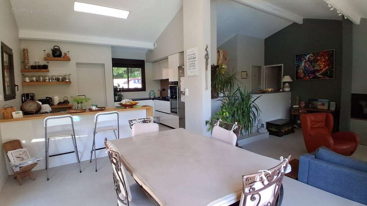 Maison à DREMIL-LAFAGE