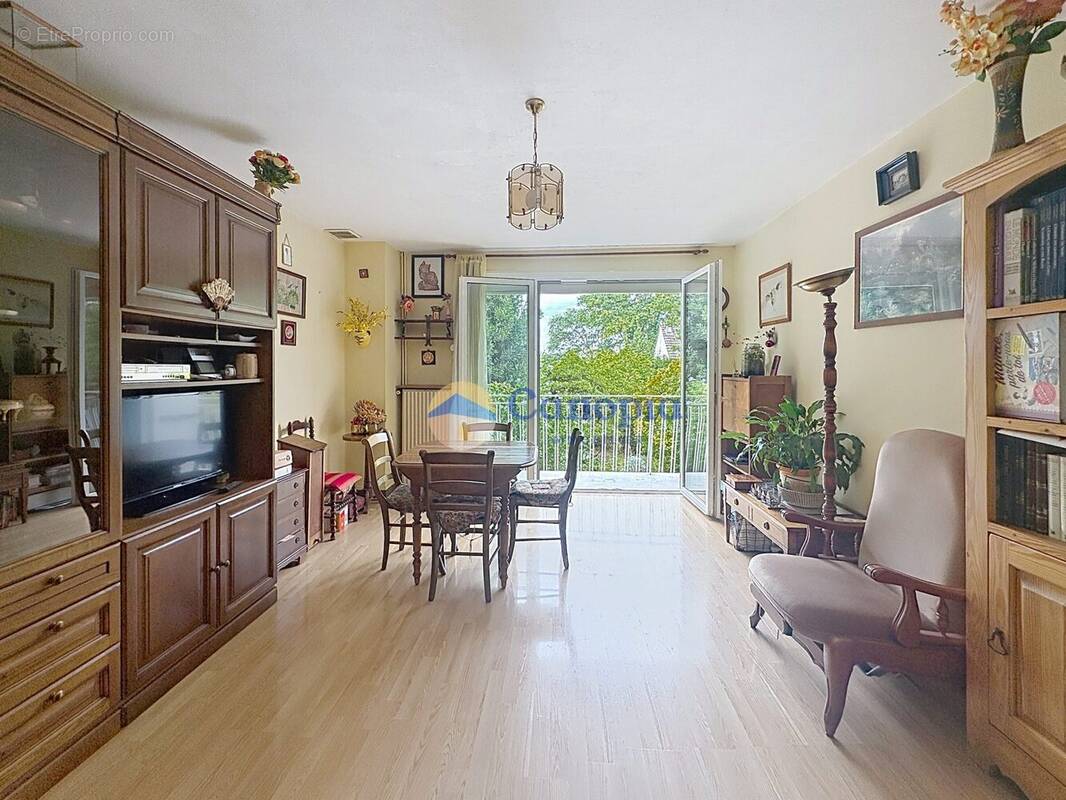 Appartement à L'HAY-LES-ROSES