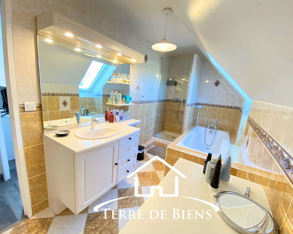 Maison à VIC-SUR-AISNE