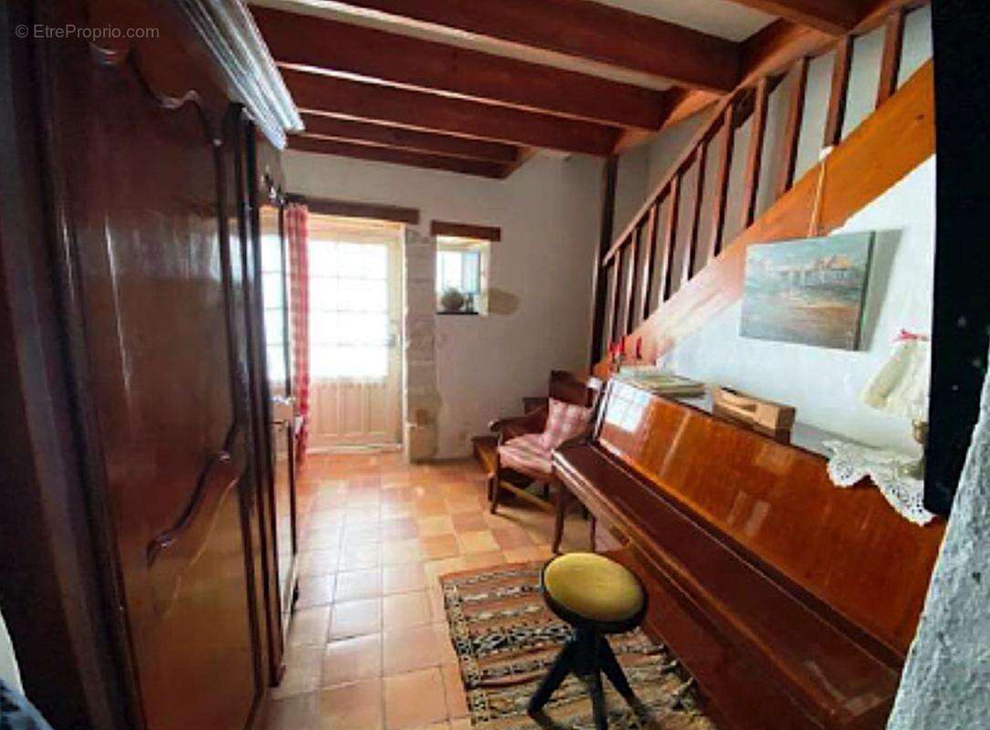 Maison à TALMONT-SUR-GIRONDE