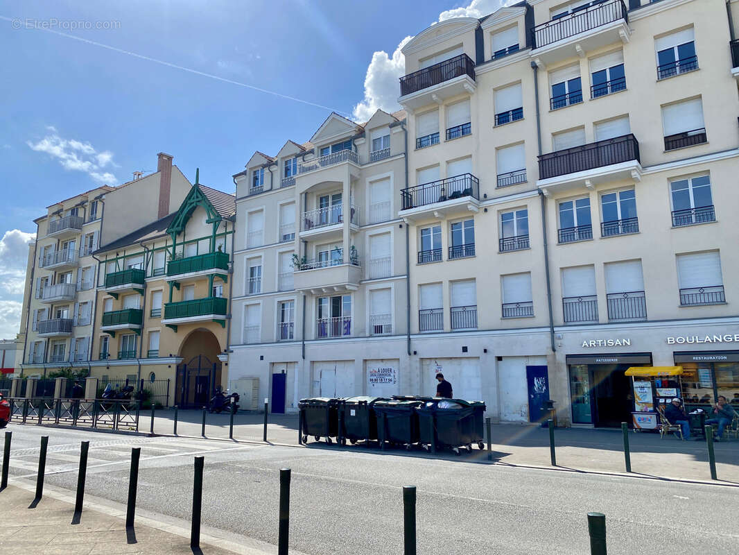 Appartement à LE BLANC-MESNIL