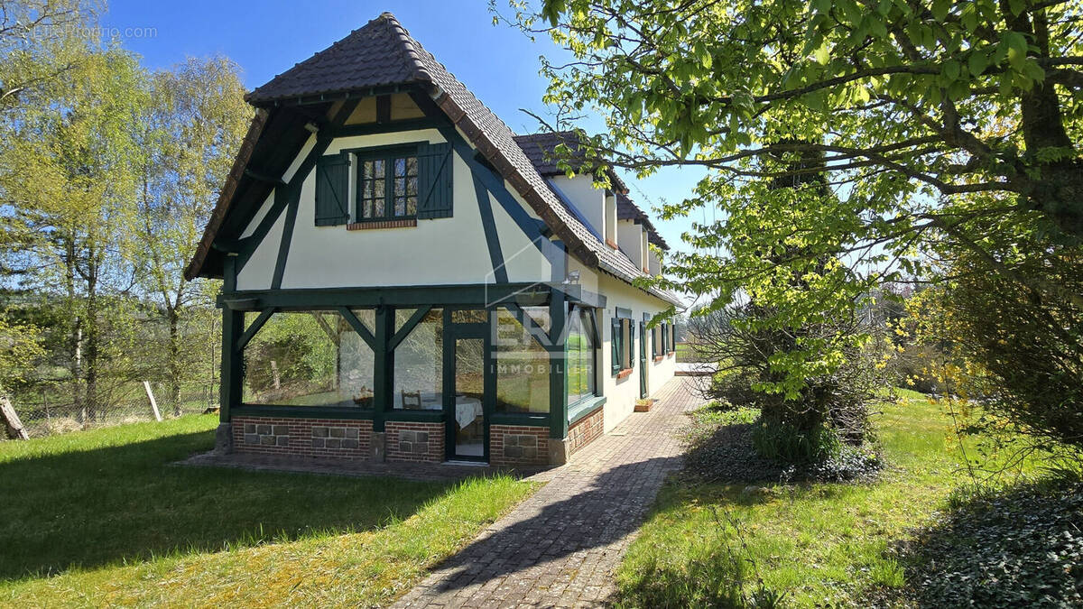 Maison à BELLENGREVILLE