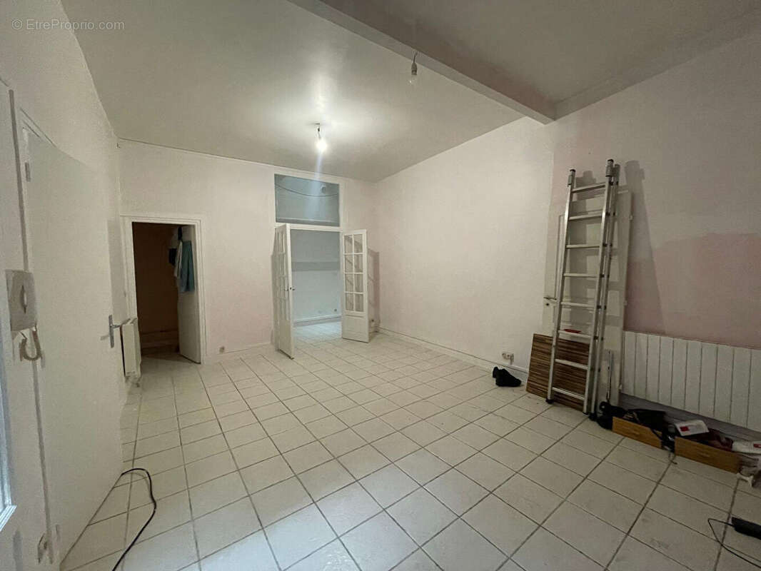 Appartement à PARIS-10E
