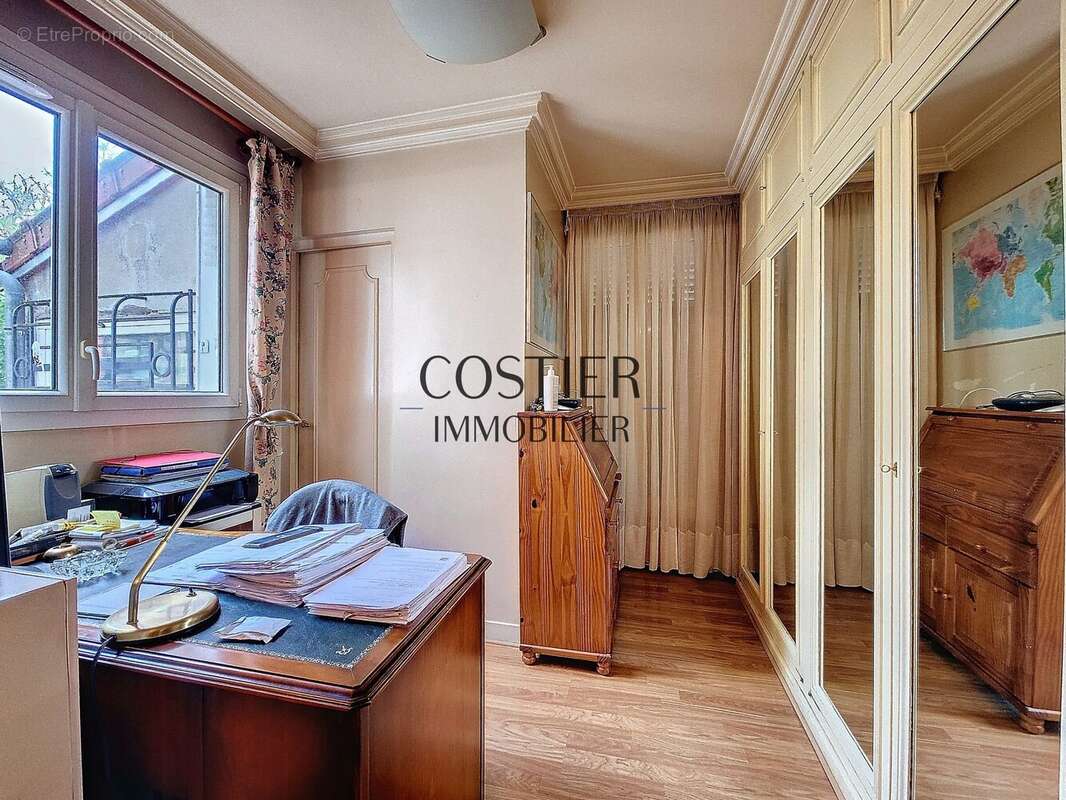 Appartement à SAINT-MAUR-DES-FOSSES