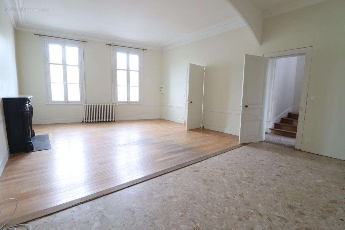 Maison à CLERE-LES-PINS