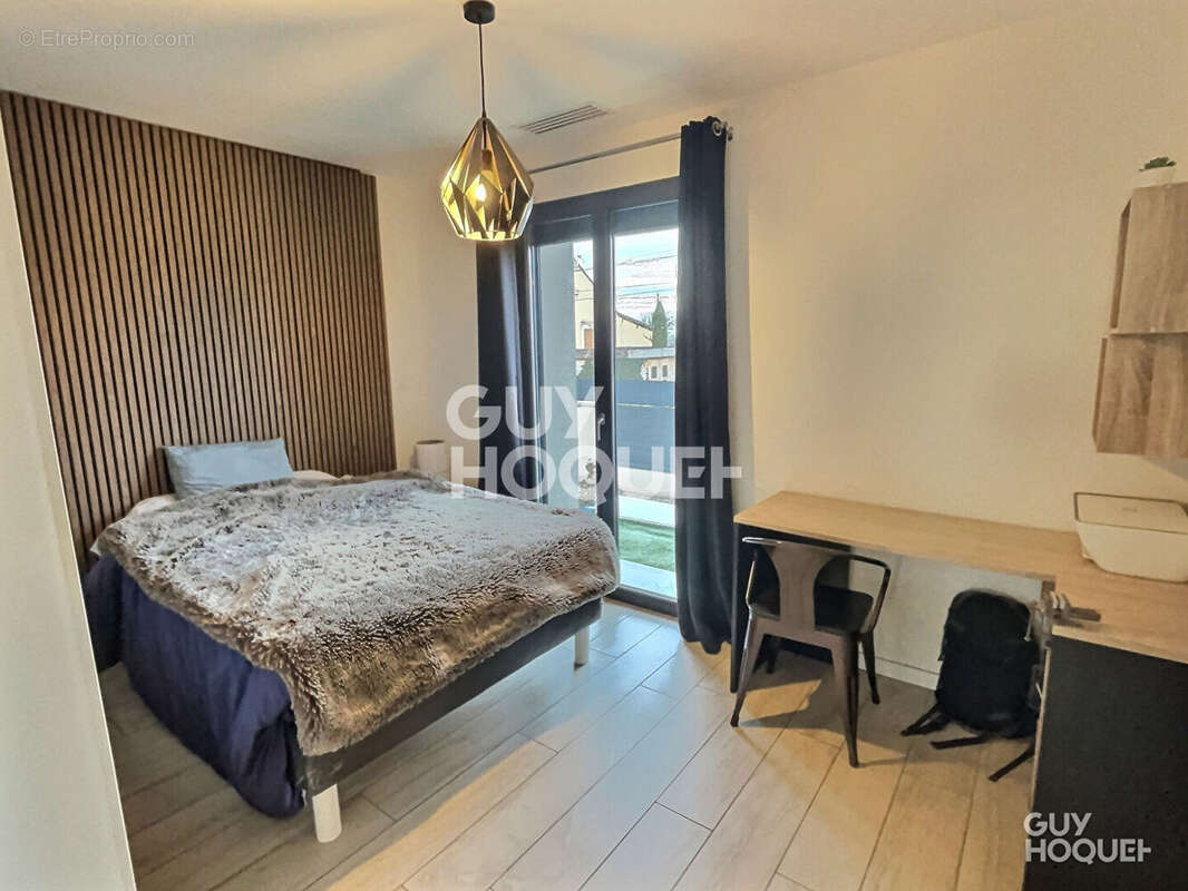 Maison à SAINT-BONNET-DE-MURE