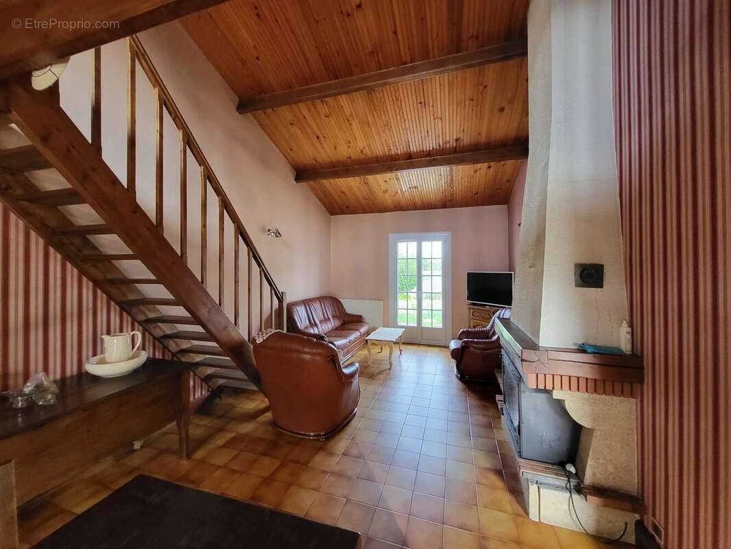 Maison à MONTMORILLON