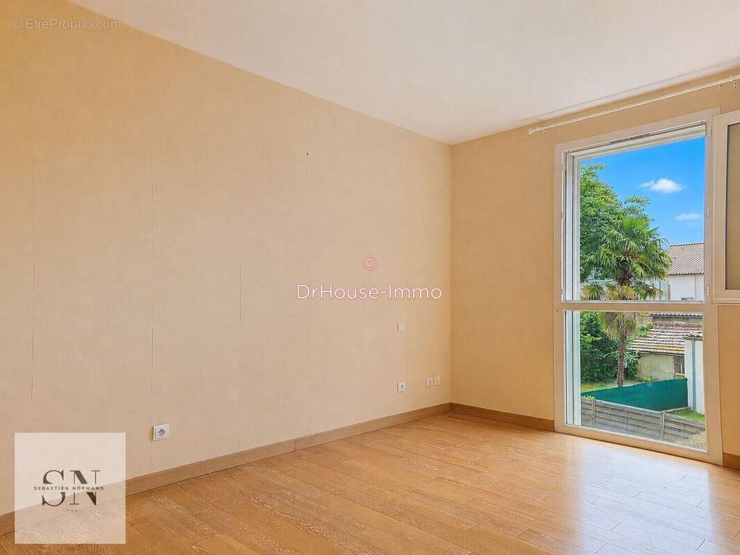 Appartement 80 m² à Villeneuve-Sur-Lot  - photo 18