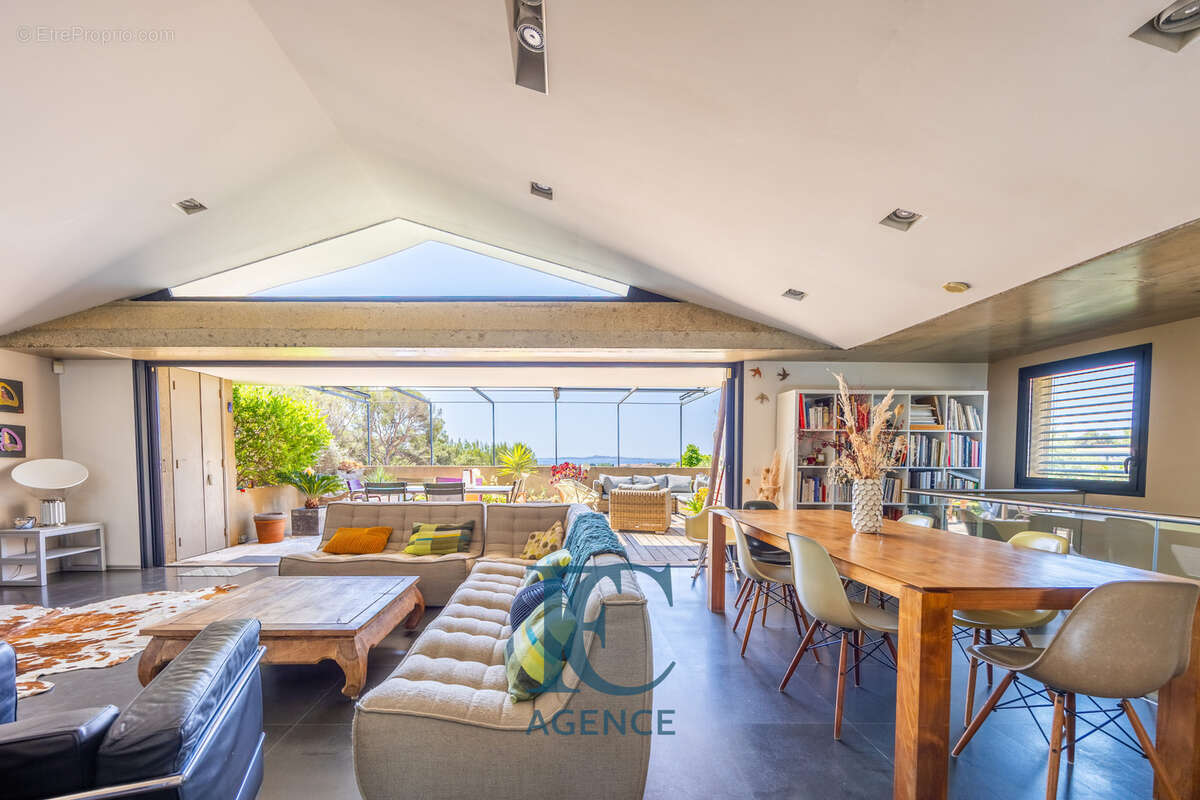 Loft d'architecte de 224 m2 avec vue mer - photo 3
