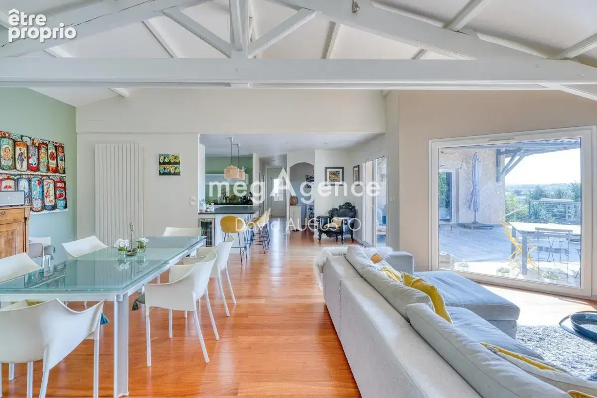 Maison avec vue, cadre naturel, piscine et garage pour 5 voitures - photo 6