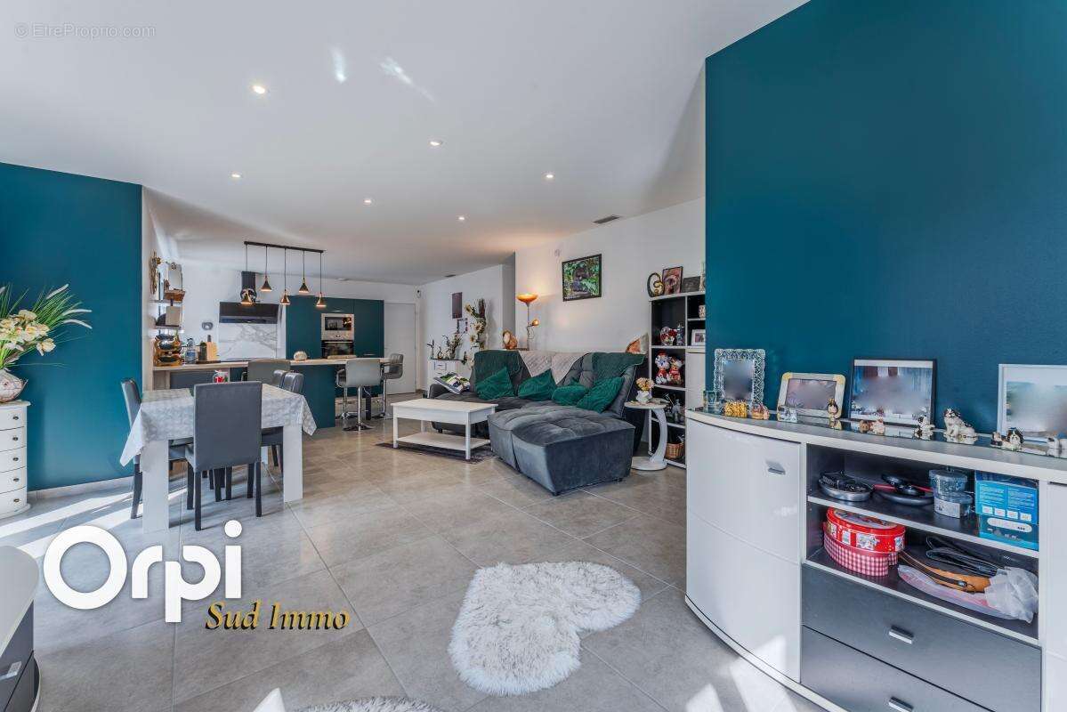 Maison à ALBA-LA-ROMAINE