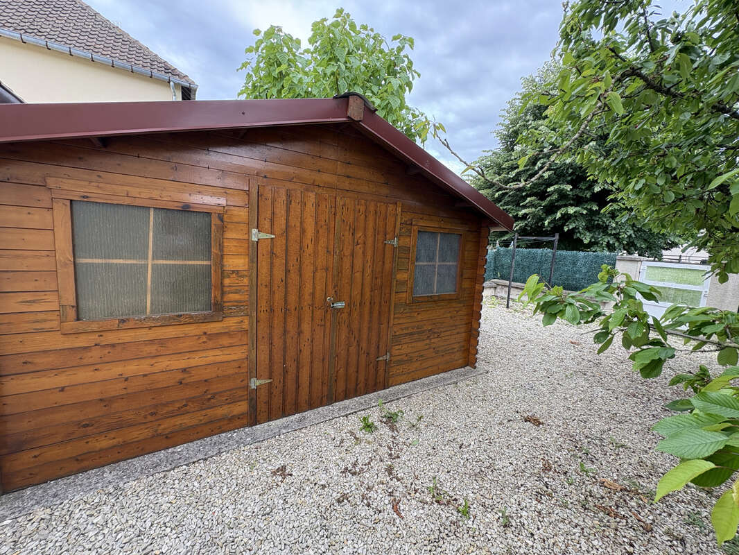 Maison à LA CHAPELLE-SAINT-LUC