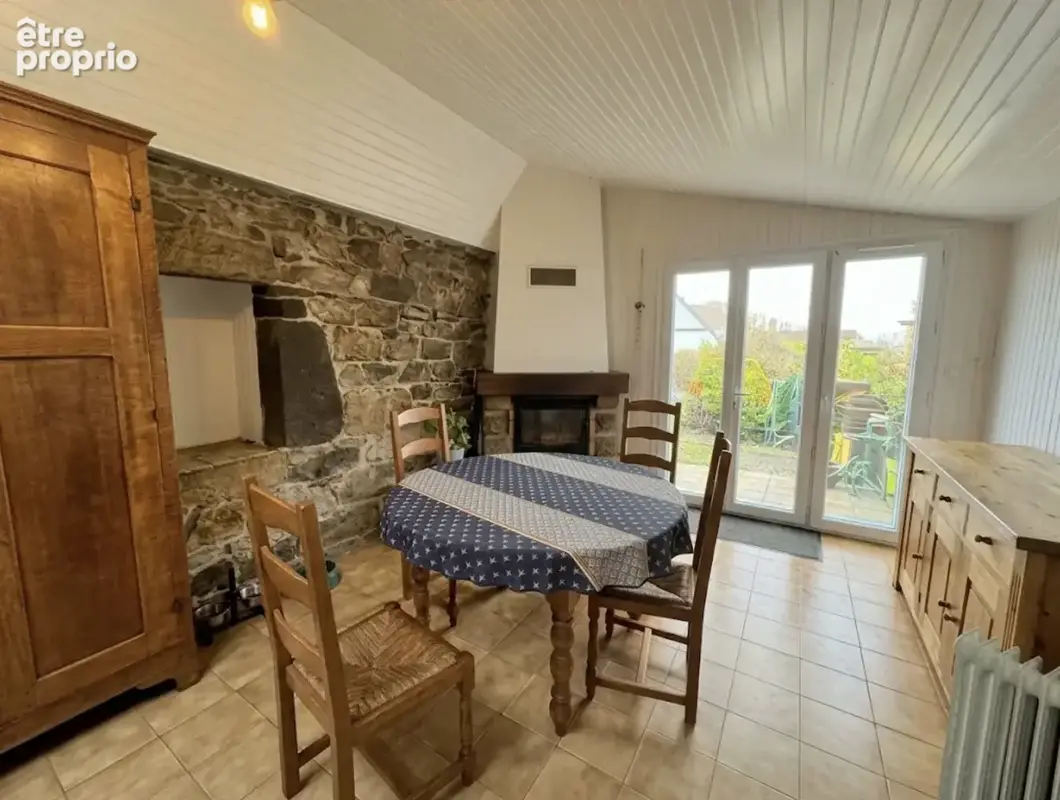 Immeuble en hyper-centre de Crozon   Fort potentiel commercial et habitation - photo 2
