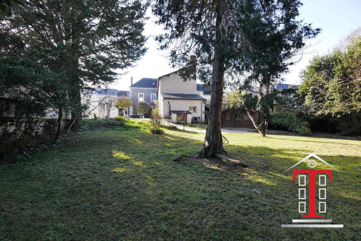 Maison à LES PONTS-DE-CE