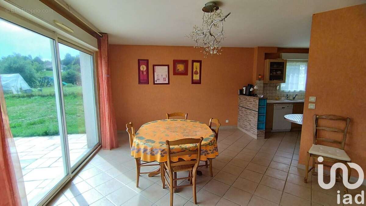Maison 146 m² à Viry  - photo 5