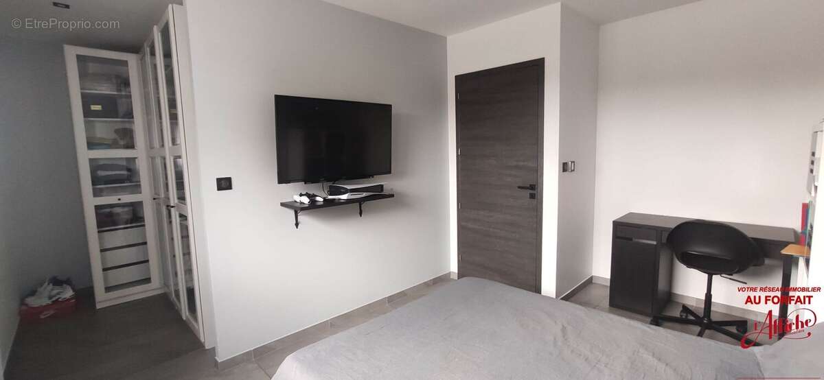 Maison à PINS-JUSTARET