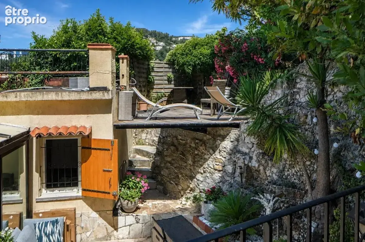 Maison familiale rénovée avec véranda, terrasse, jardin et double cave – Nice Est, secteur résidentiel sécurisé - photo 6