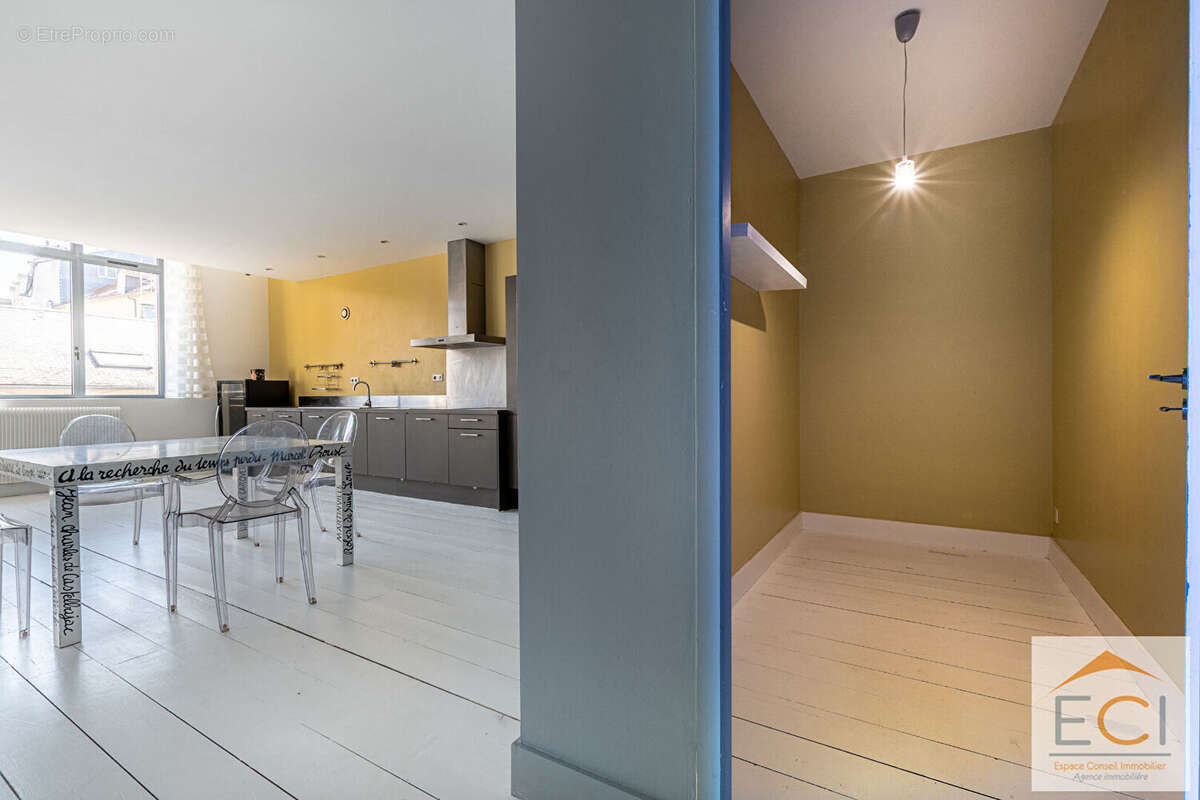 A VENDRE - magnifique loft familial aux beaux volumes - photo 12