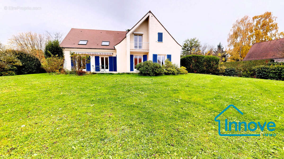 Maison à SAINT-NOM-LA-BRETECHE