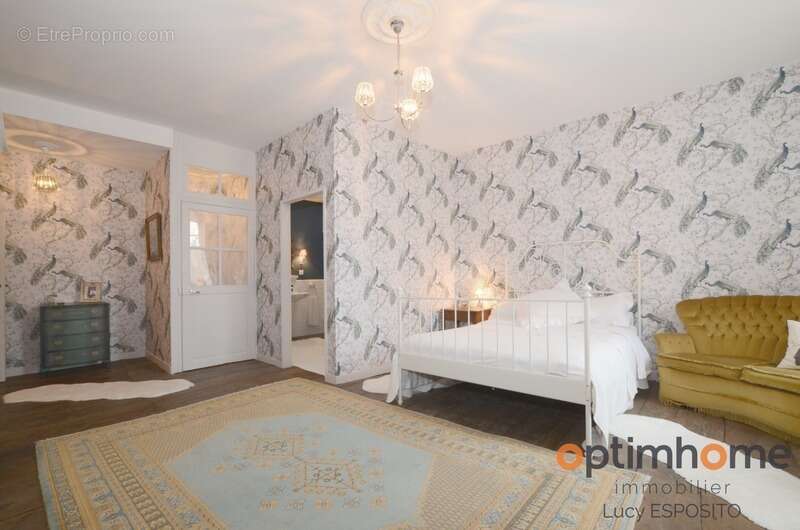 Maison à NANTEUIL-EN-VALLEE