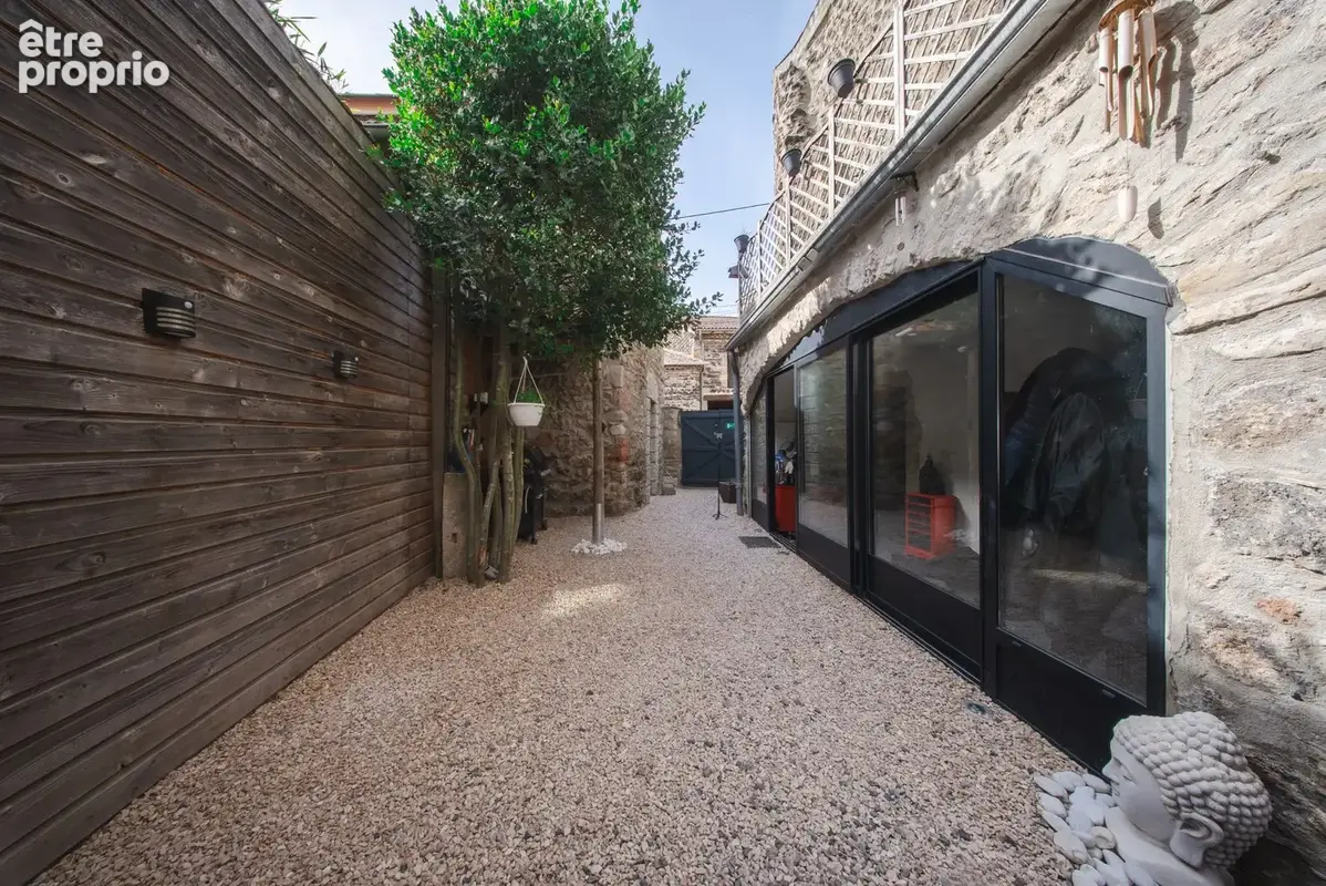 Maison 10 pièces 185 m² à vendre à Neschers (63320) - photo 1