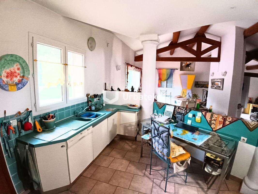 Maison à SAINT-ESTEVE-JANSON