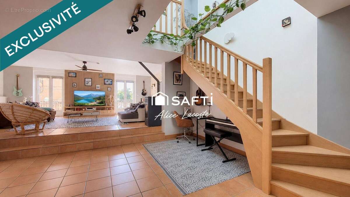 Maison 173 m² à Saint-Sulpice-Sur-Leze  - photo 2