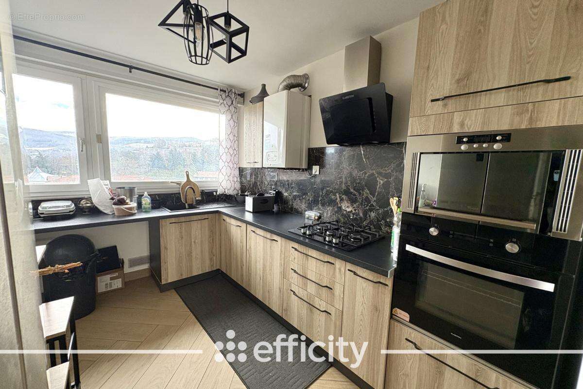 Appartement à SAINT-ETIENNE