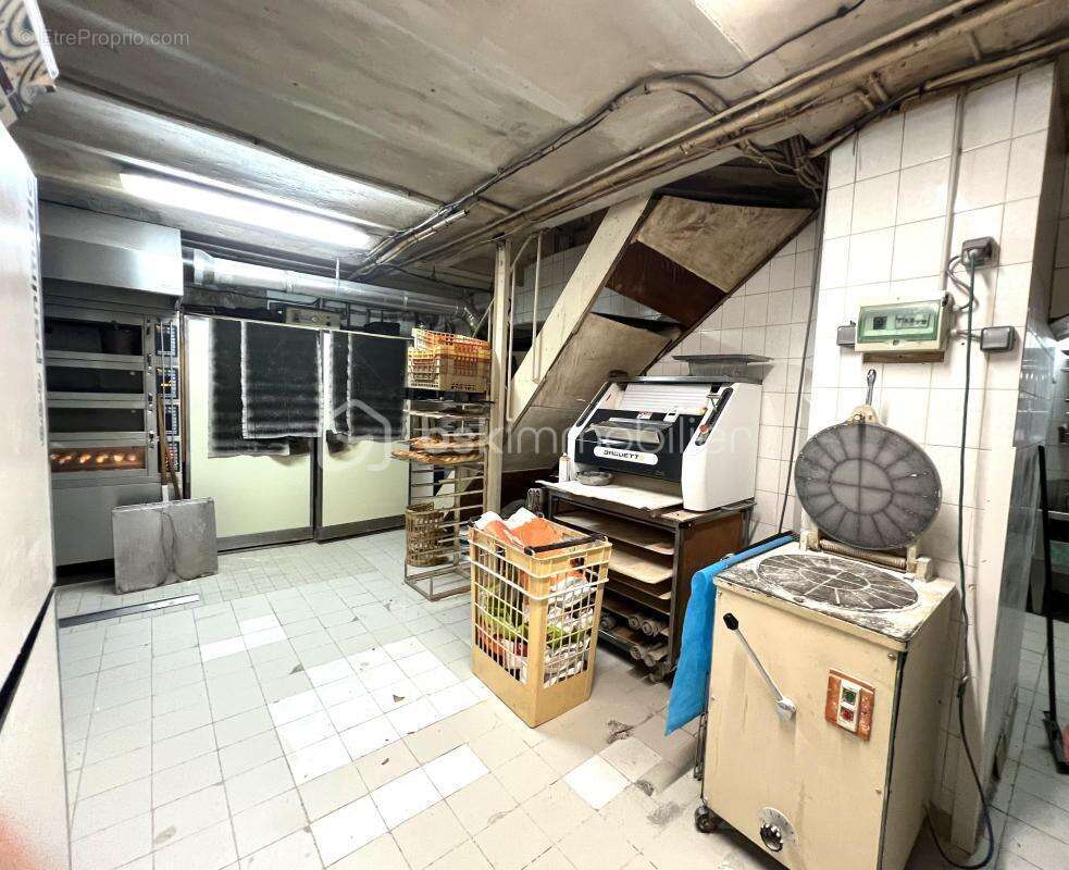 Commerce à PARIS-16E