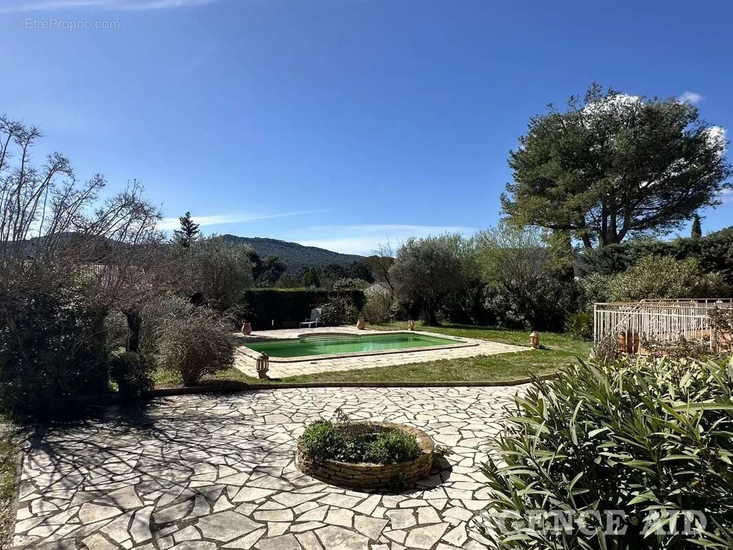 Maison à CUGES-LES-PINS