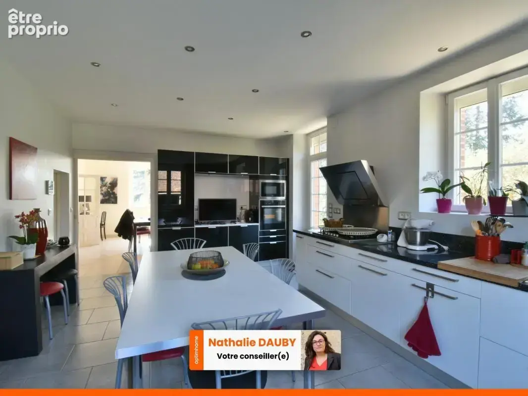 Maison de charme, dans son parc clos, 199m² - photo 3