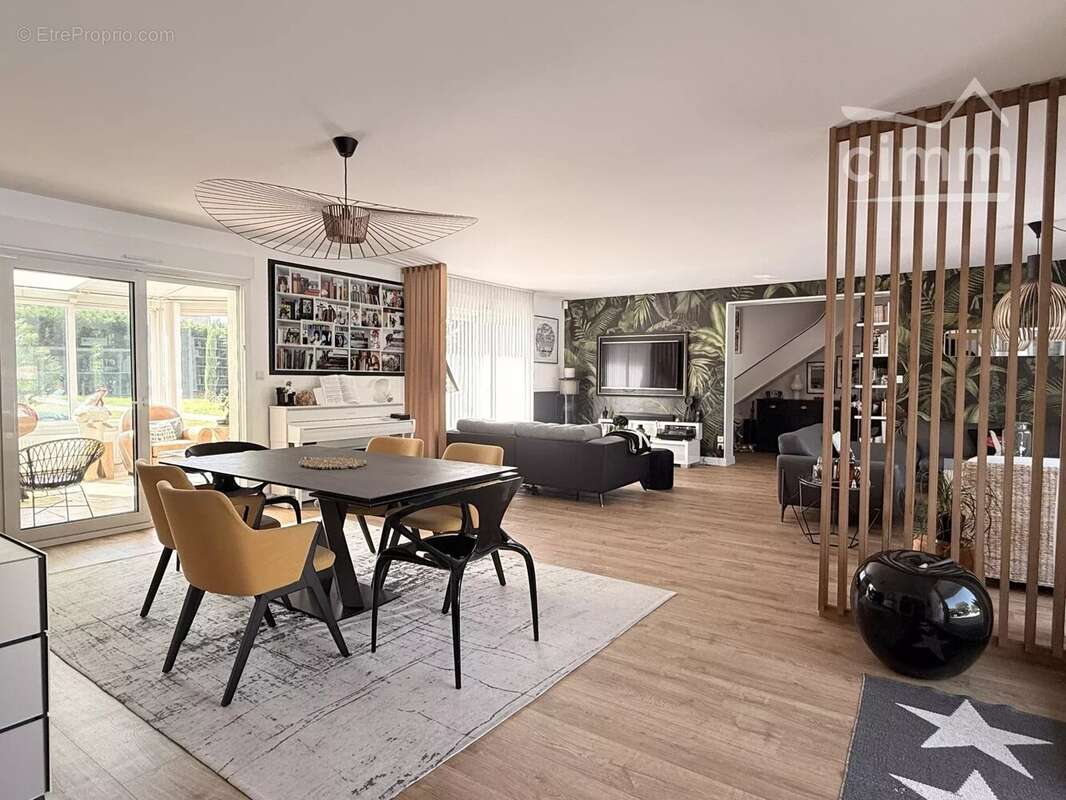 Maison contemporaine sans travaux avec piscine et grands volumes à Blois - photo 4