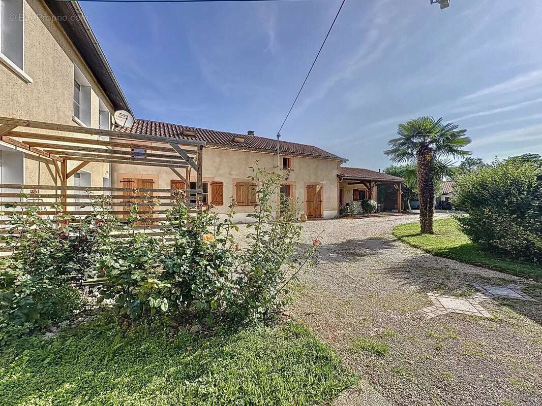 Maison à VIC-EN-BIGORRE