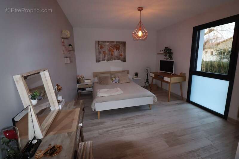 Saint-Maurice de Lignon:Villa contemporaine de 157 m2 habitables, 3 chambres sur terrain paysager de 1700 m2 avec piscine - photo 6