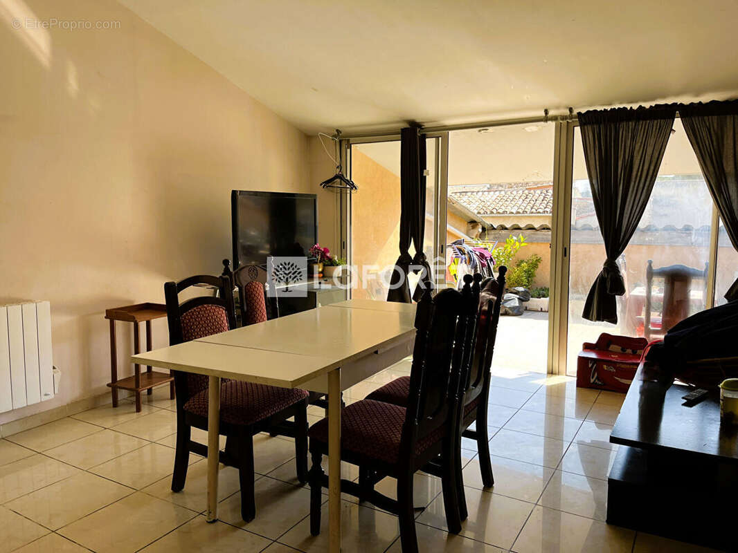 Appartement à SAINT-MAXIMIN-LA-SAINTE-BAUME