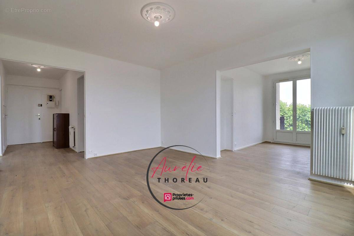 Appartement à NEUVILLE-AUX-BOIS
