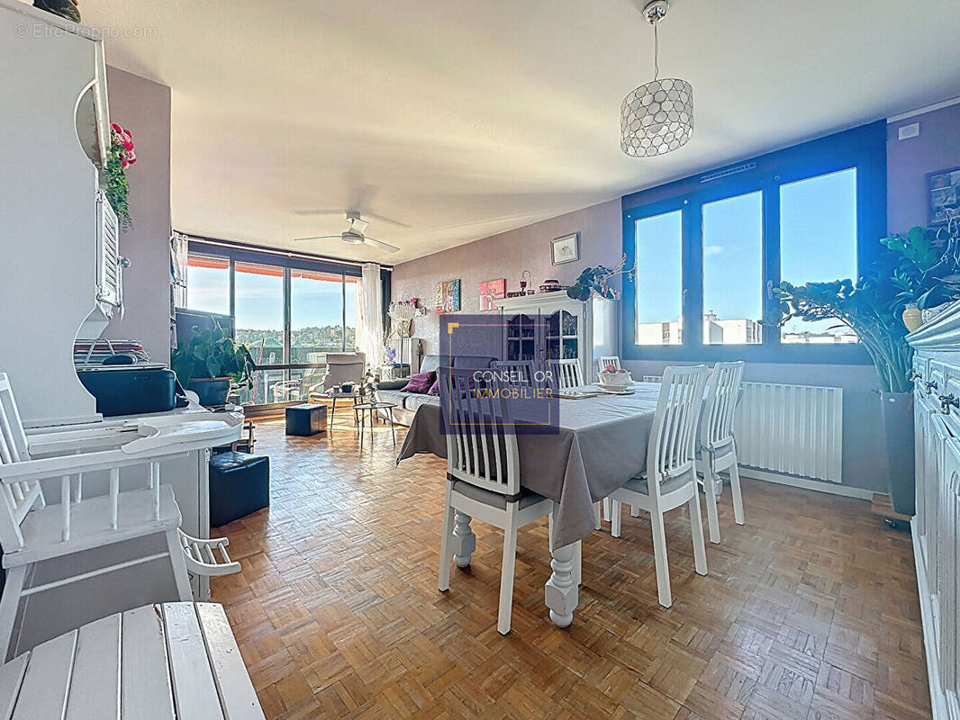 Appartement à SAINT-GENIS-LAVAL