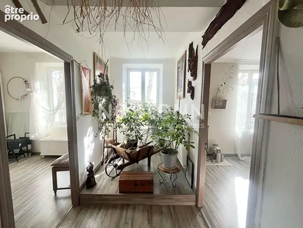 Maison de ville de 209 m² avec cinq chambres cour atelier et toiture rénovée au coeur dun village du Minervois - photo 11