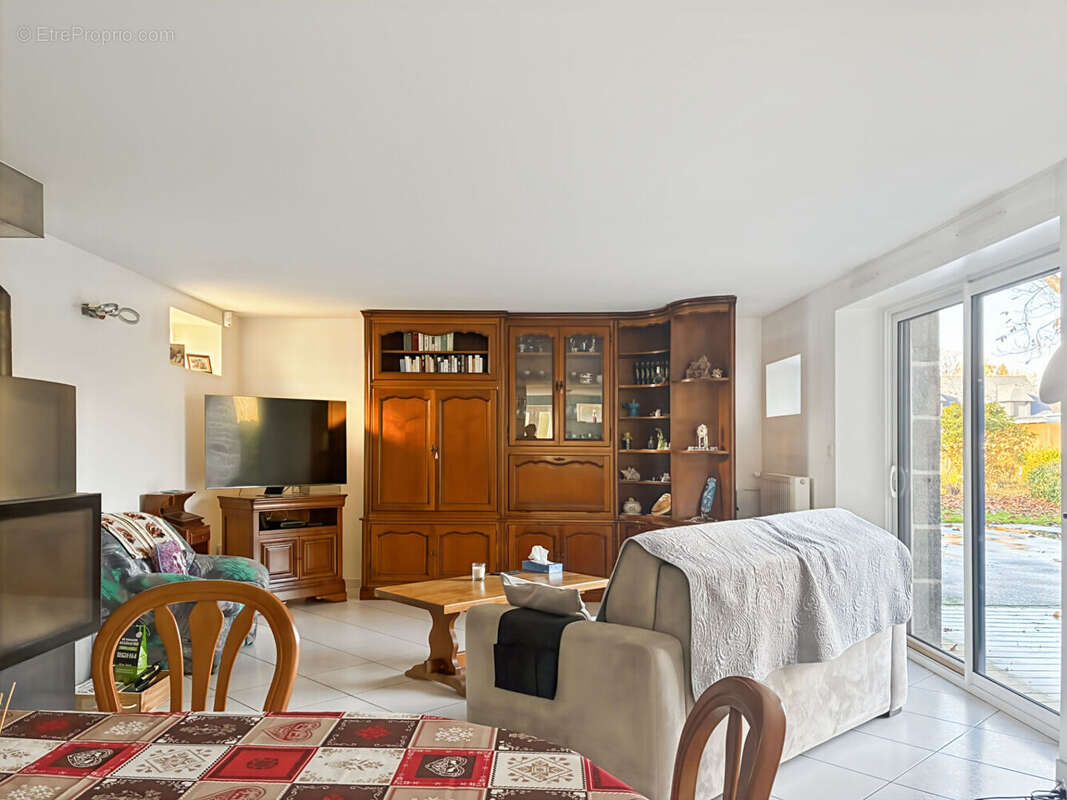 Maison à MEZIERES-SUR-COUESNON