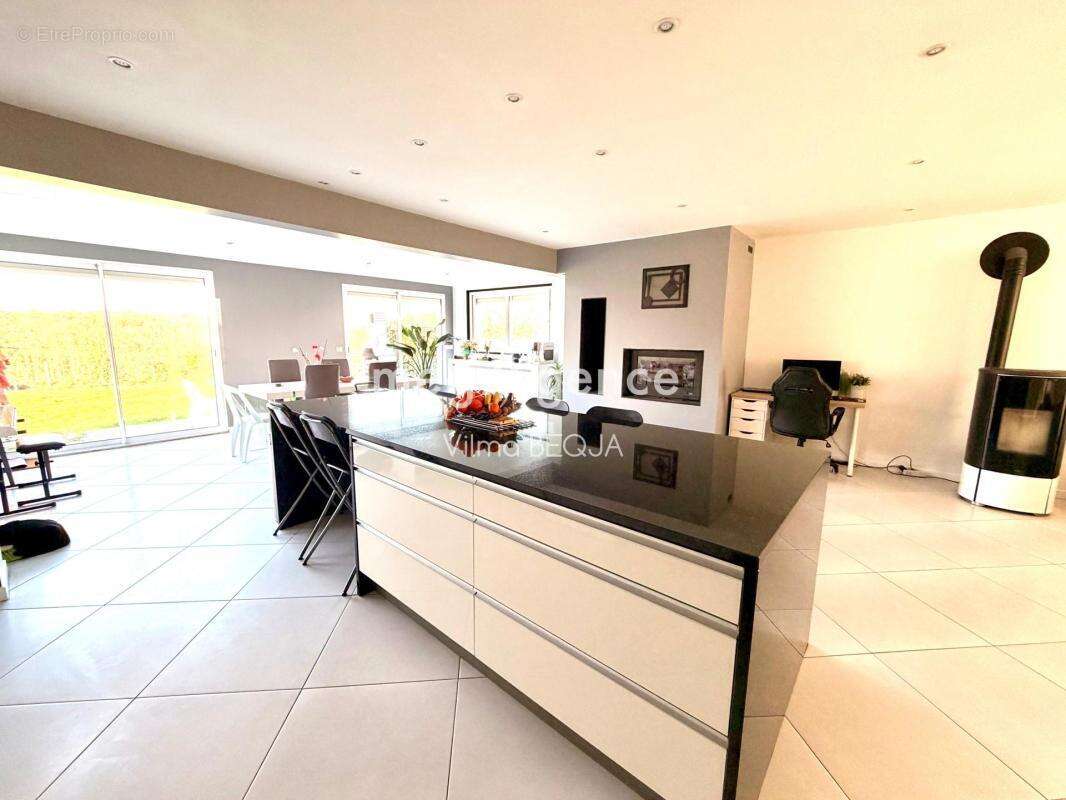 Maison à EGRISELLES-LE-BOCAGE