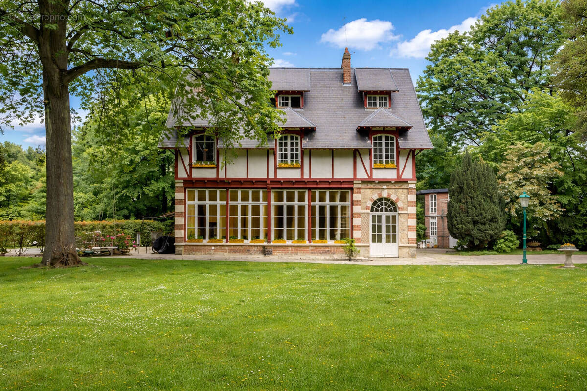 Maison à MONTEVRAIN