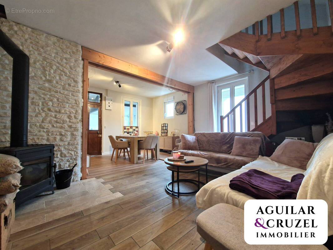 Maison à NEUVY-SUR-BARANGEON